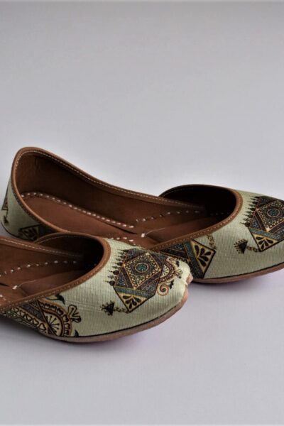 Golgari Punjabi Jutti - Flats and Comfortable Casual Shoes for Women